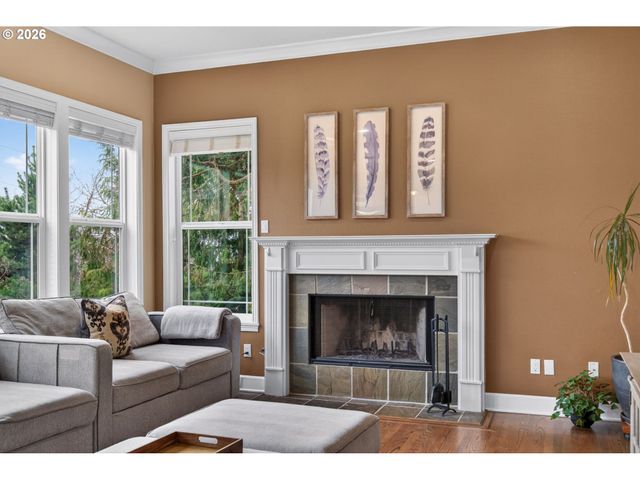 14302 Nw DUNBAR Ln, Portland, OR 97231