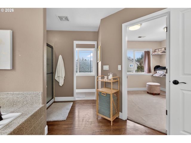 14302 Nw DUNBAR Ln, Portland, OR 97231