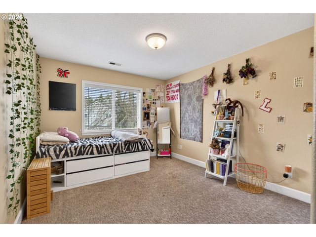 14302 Nw DUNBAR Ln, Portland, OR 97231