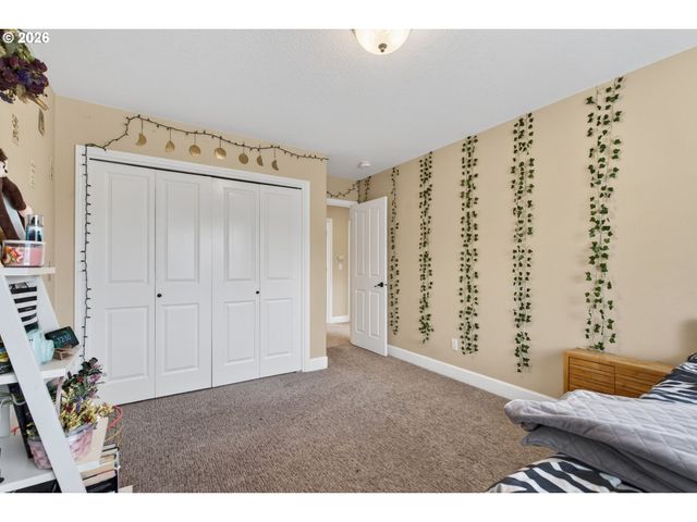 14302 Nw DUNBAR Ln, Portland, OR 97231