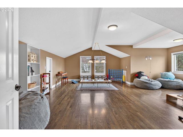 14302 Nw DUNBAR Ln, Portland, OR 97231