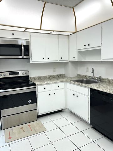 4400 Hillcrest Drive 408B, Hollywood, FL 33020
