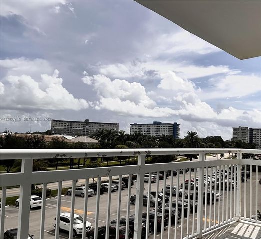 4400 Hillcrest Drive 408B, Hollywood, FL 33020