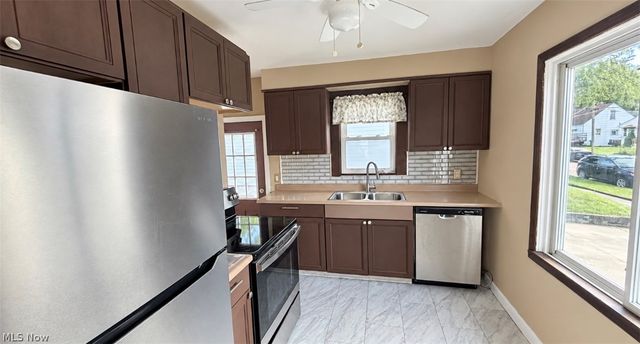 1193 Greenwood Avenue, Akron, OH 44320