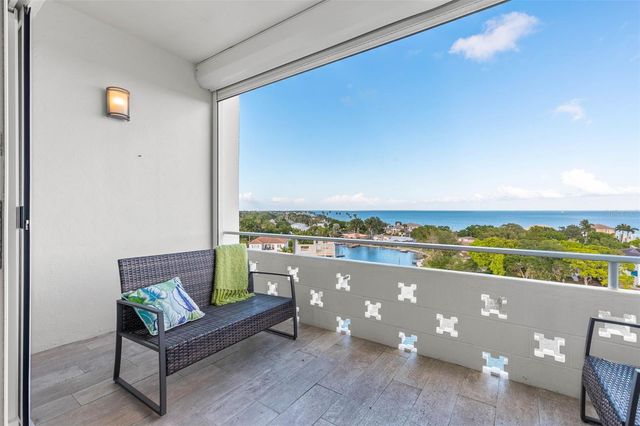 1365 SNELL ISLE BOULEVARD NE 8D, St Petersburg, FL 33704