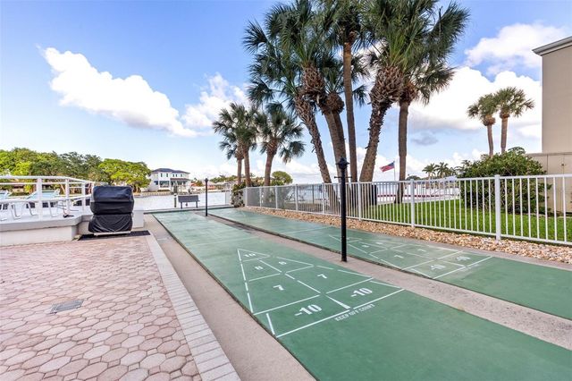 1365 SNELL ISLE BOULEVARD NE 8D, St Petersburg, FL 33704