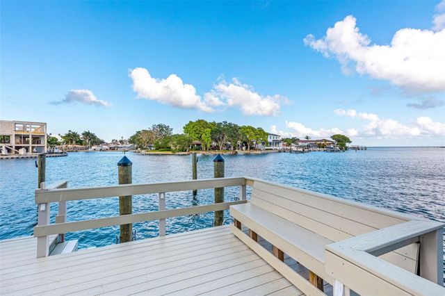 1365 SNELL ISLE BOULEVARD NE 8D, St Petersburg, FL 33704