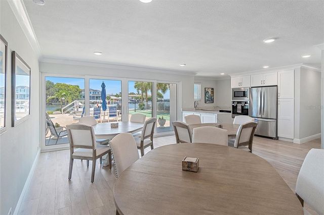 1365 SNELL ISLE BOULEVARD NE 8D, St Petersburg, FL 33704