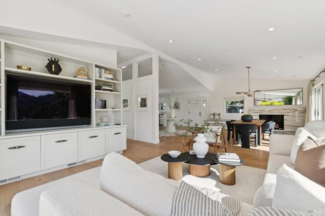 30 Corte Sereno, Greenbrae, CA 94904