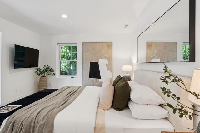 30 Corte Sereno, Greenbrae, CA 94904