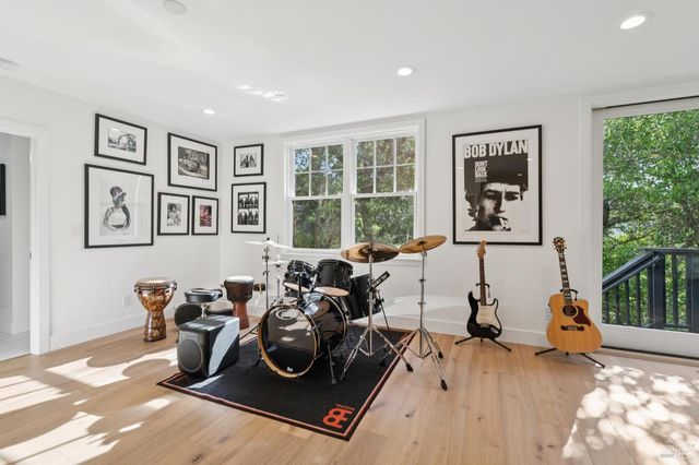 30 Corte Sereno, Greenbrae, CA 94904