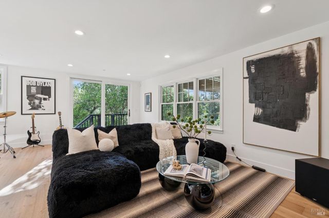 30 Corte Sereno, Greenbrae, CA 94904