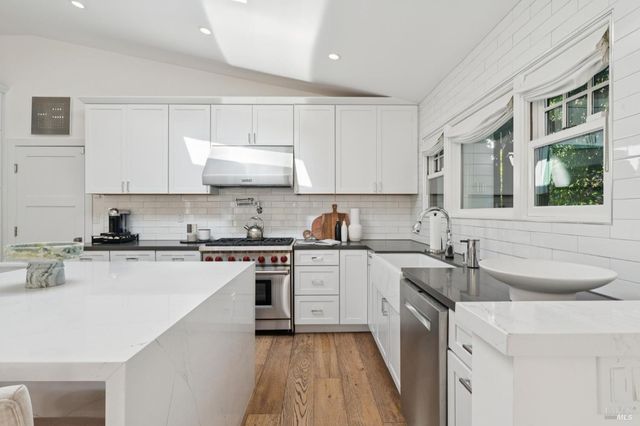 30 Corte Sereno, Greenbrae, CA 94904