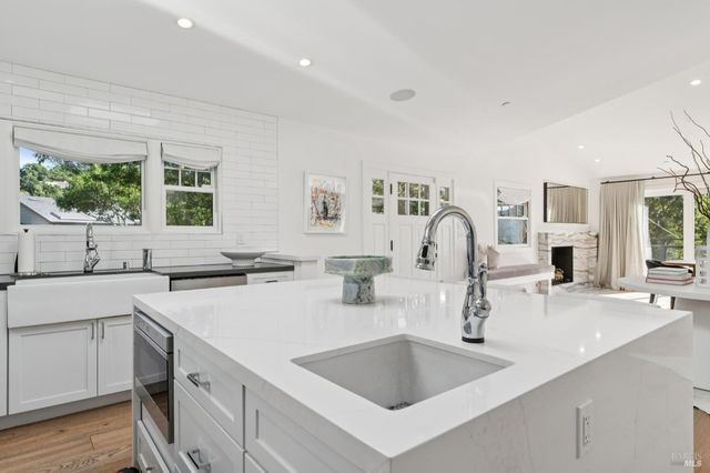 30 Corte Sereno, Greenbrae, CA 94904