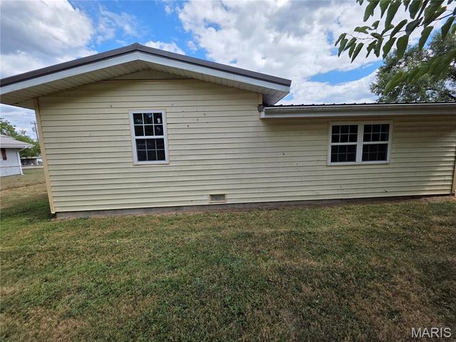 813 Bryan Street, Houston, MO 65483