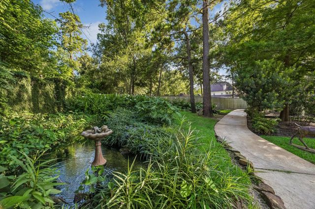 11 Turtle Cove Court, Kingwood, TX 77346