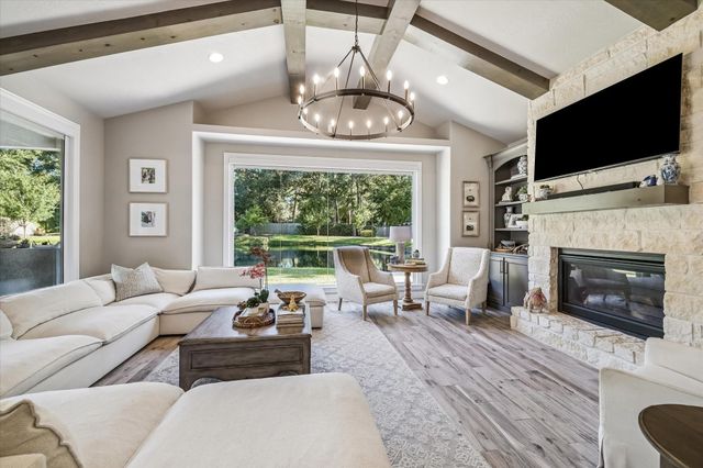 11 Turtle Cove Court, Kingwood, TX 77346