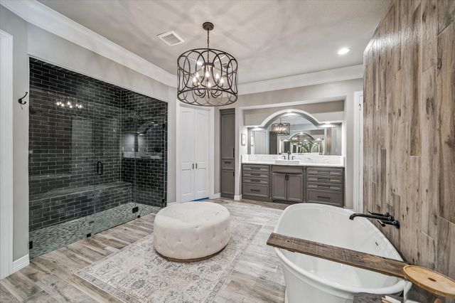 11 Turtle Cove Court, Kingwood, TX 77346