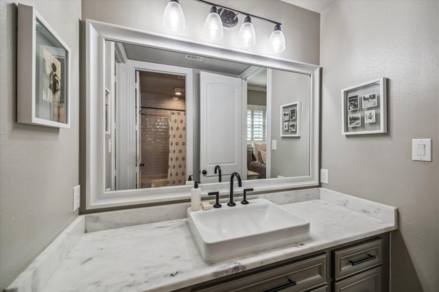 11 Turtle Cove Court, Kingwood, TX 77346
