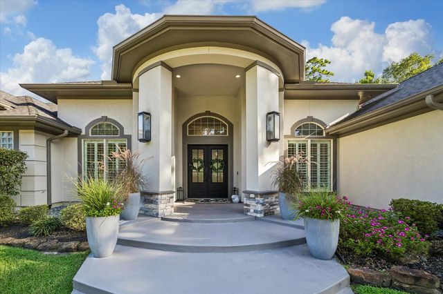 11 Turtle Cove Court, Kingwood, TX 77346