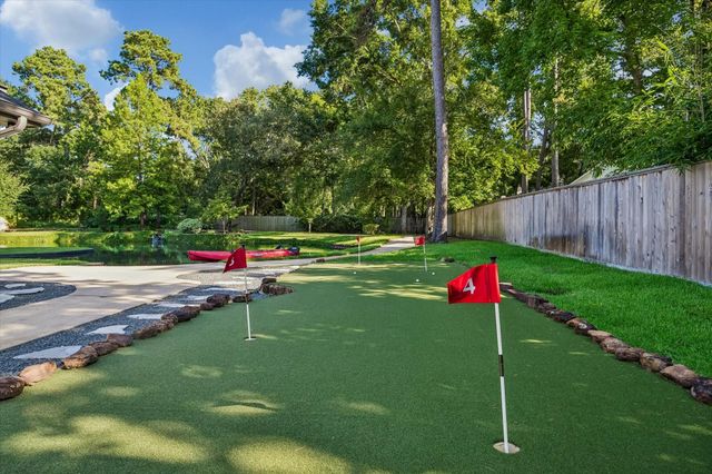 11 Turtle Cove Court, Kingwood, TX 77346