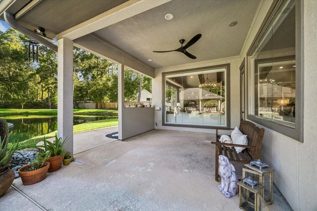 11 Turtle Cove Court, Kingwood, TX 77346