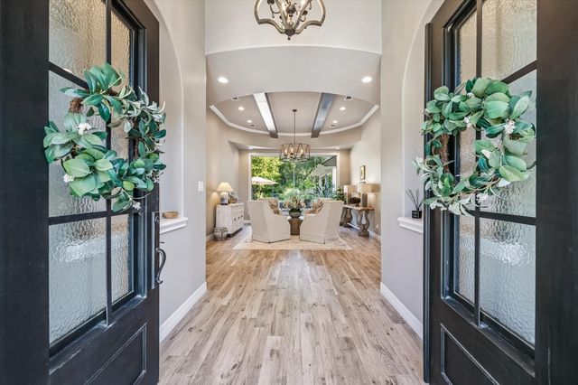 11 Turtle Cove Court, Kingwood, TX 77346