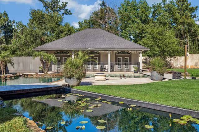11 Turtle Cove Court, Kingwood, TX 77346