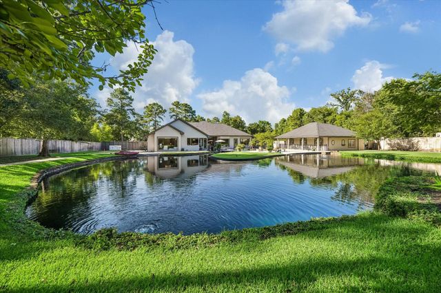 11 Turtle Cove Court, Kingwood, TX 77346