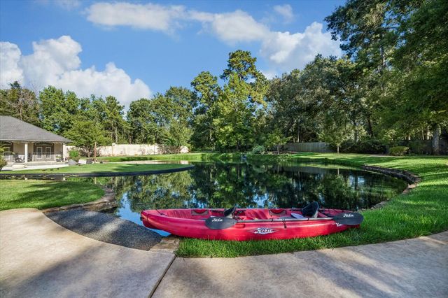 11 Turtle Cove Court, Kingwood, TX 77346