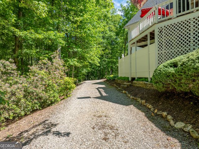 724 Fish Cove Road, Blairsville, GA 30512