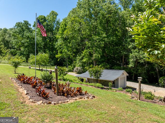 724 Fish Cove Road, Blairsville, GA 30512
