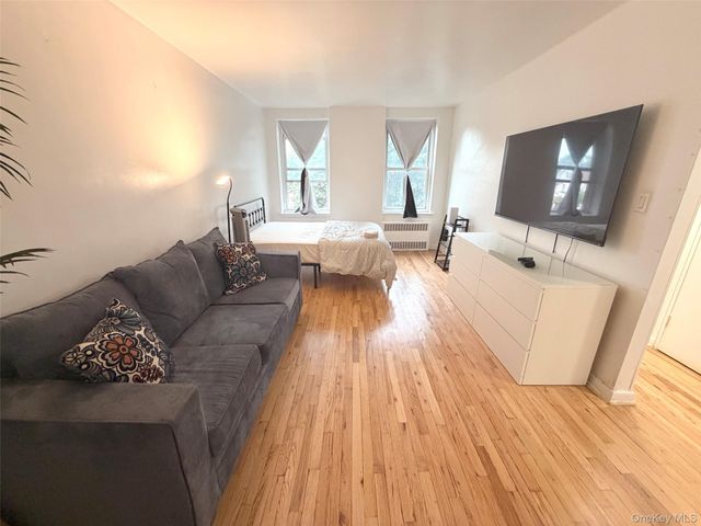 84-50 169th Street 319, Jamaica, NY 11432