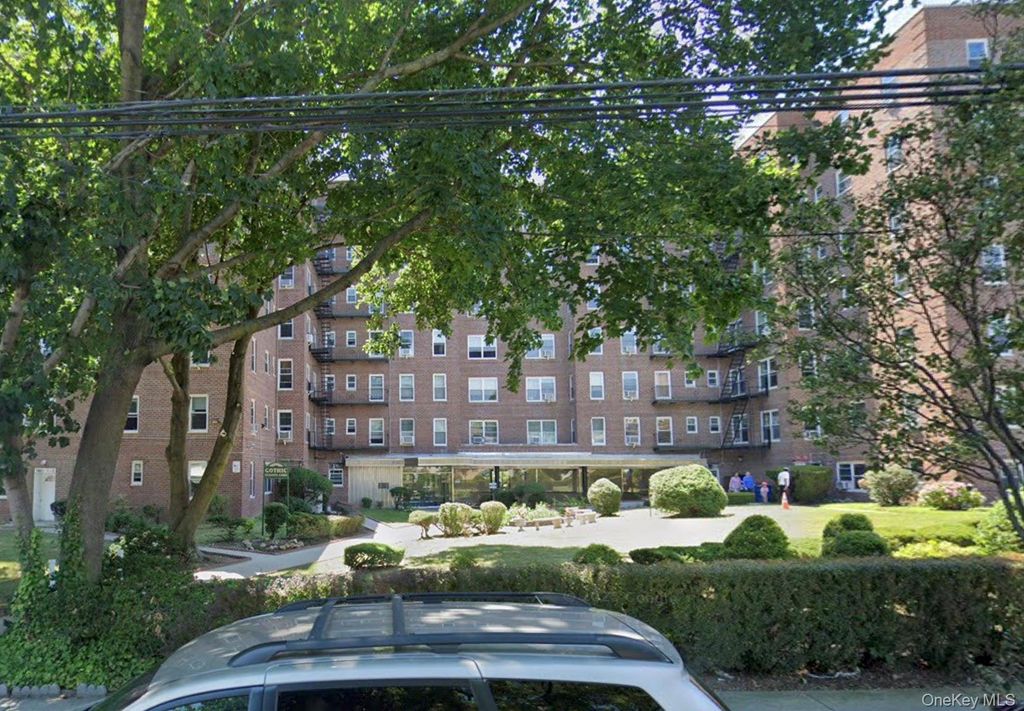 84-50 169th Street 319, Jamaica, NY 11432