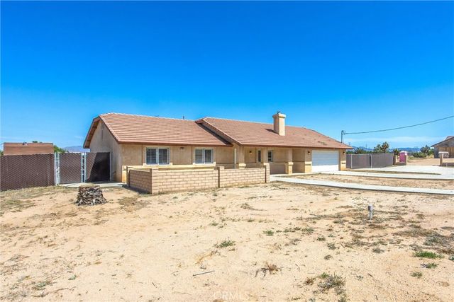 8305 Topaz, Hesperia, CA 92344