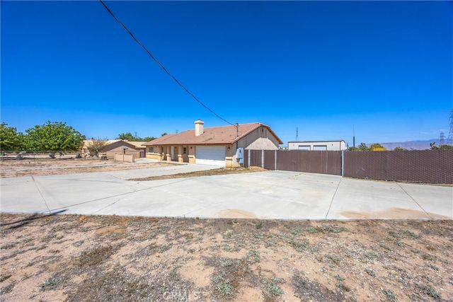 8305 Topaz, Hesperia, CA 92344