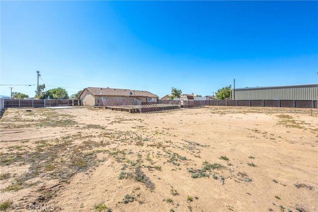 8305 Topaz, Hesperia, CA 92344