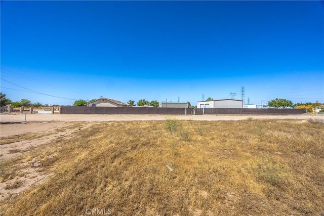 8305 Topaz, Hesperia, CA 92344