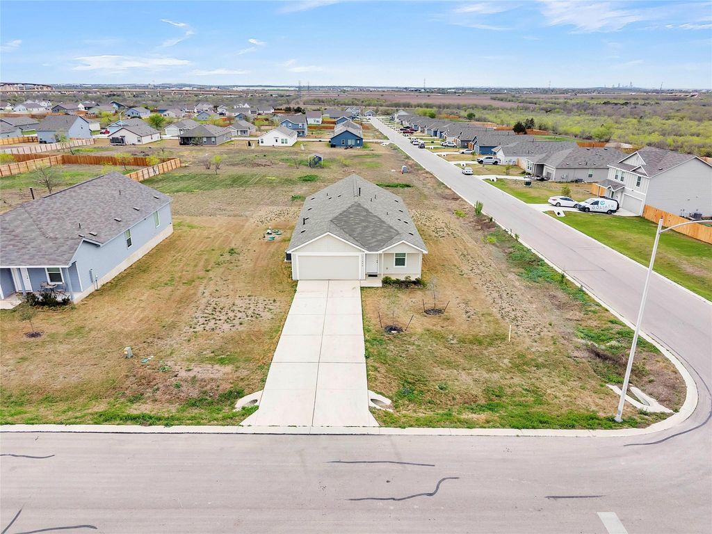 11200 Loch Erie CV, Buda, TX 78610