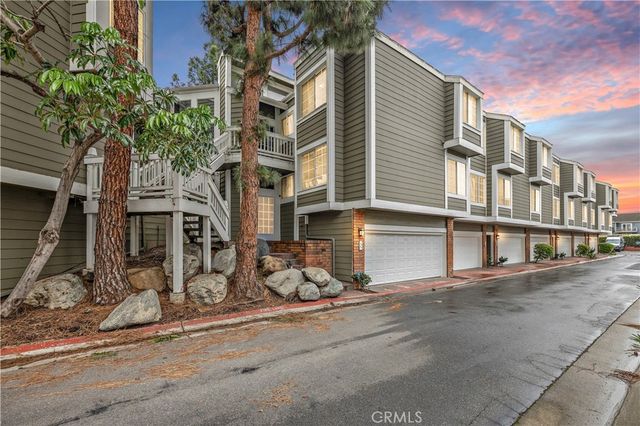 781 Grayling, Costa Mesa, CA 92626