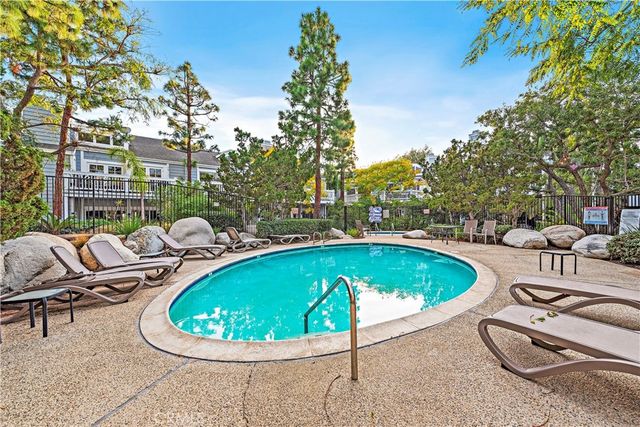 781 Grayling, Costa Mesa, CA 92626