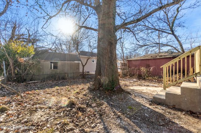 3328 Hale Ave, Louisville, KY 40211