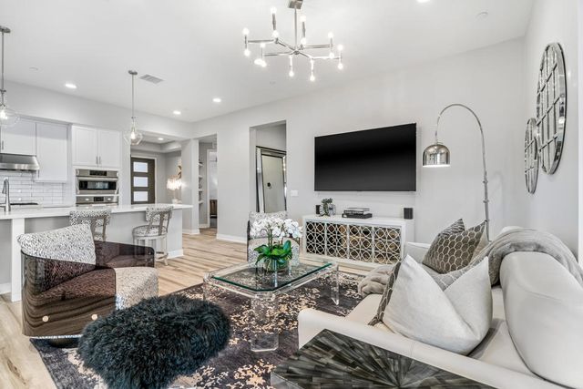 1002 Retreat Circle, Palm Desert, CA 92260