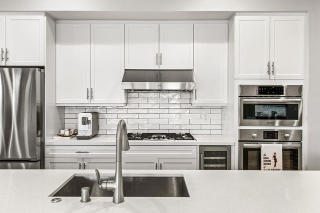 1002 Retreat Circle, Palm Desert, CA 92260