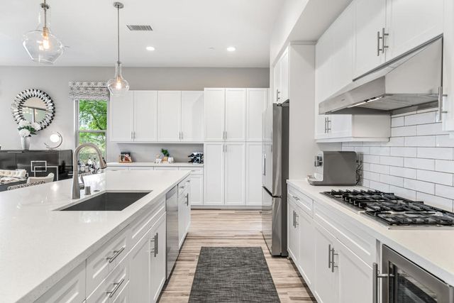 1002 Retreat Circle, Palm Desert, CA 92260