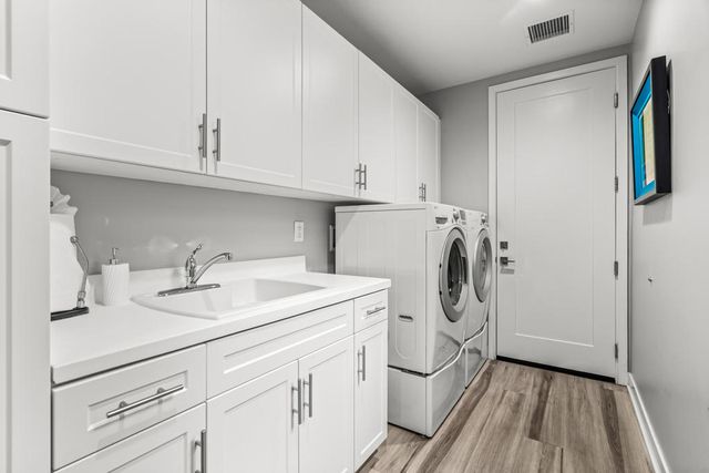 1002 Retreat Circle, Palm Desert, CA 92260