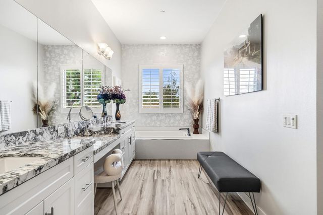 1002 Retreat Circle, Palm Desert, CA 92260