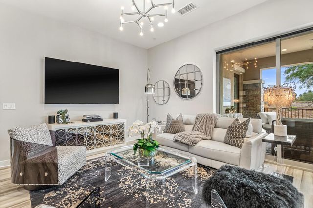 1002 Retreat Circle, Palm Desert, CA 92260