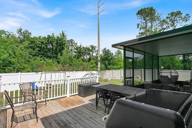 2042 1ST AVENUE, Deland, FL 32724
