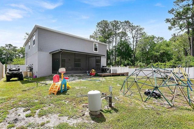 2042 1ST AVENUE, Deland, FL 32724